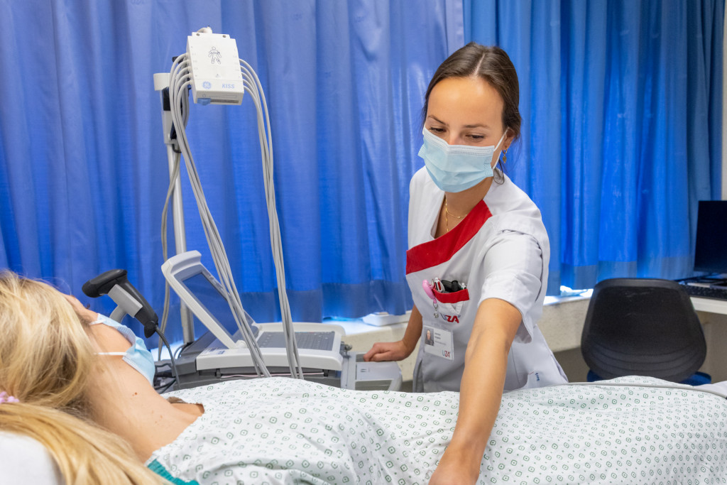 Verpleegkundige Jasmijn op het kortverblijf cardiologie